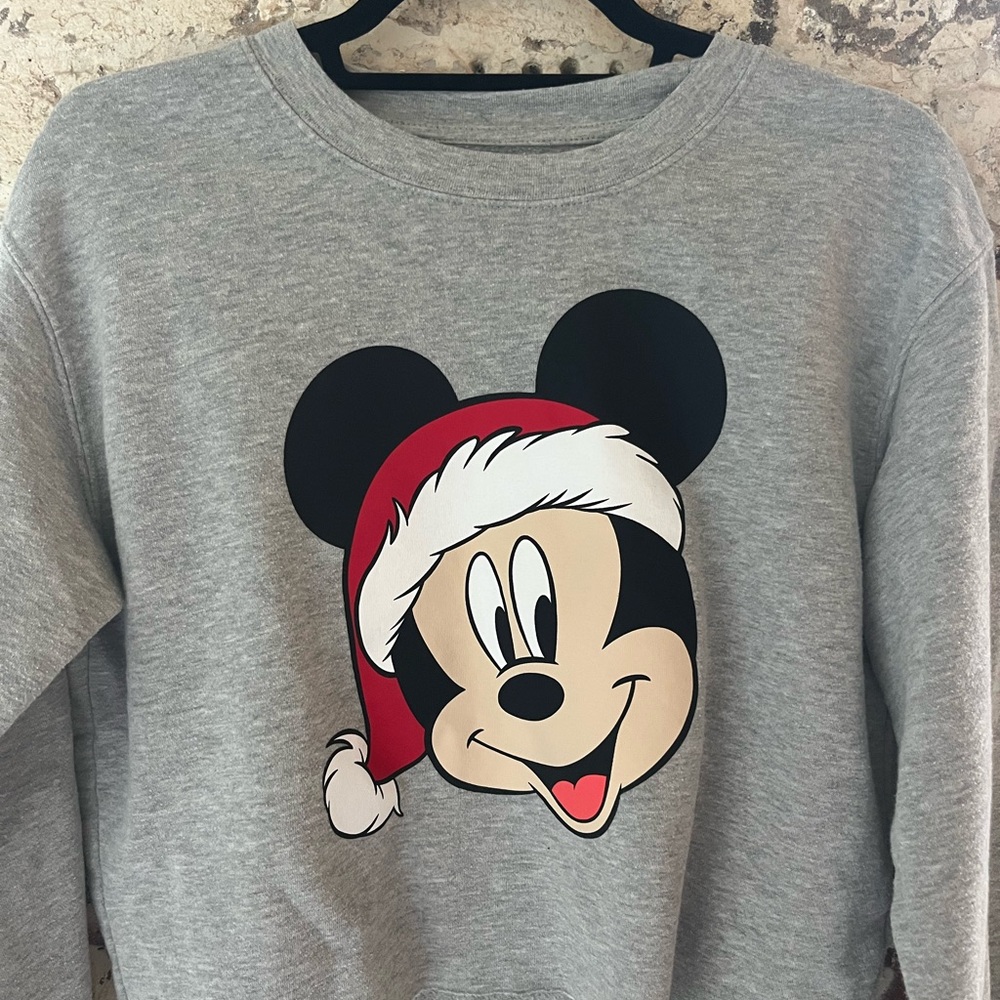 Disney Mickey Mouse Heather Gray cropped Sweatshirt Mickey Santa Hat Sz L - Picture 6 of 9